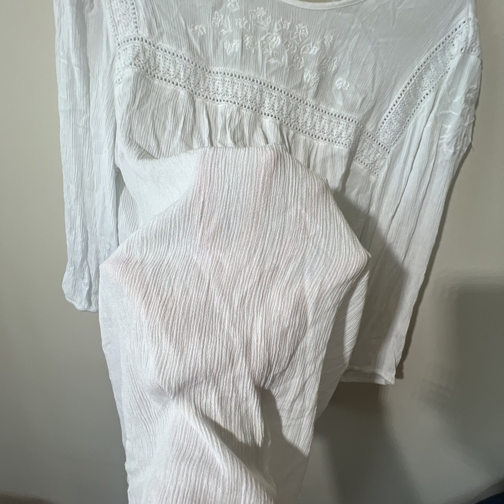 Torrid Crinkle Gauze Embroidered Top Women Size 2/18-20 White 3/4‎ Sleeve EUC - Picture 9 of 15